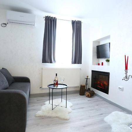 Simona Maria 2 Apartment Букурещ Екстериор снимка