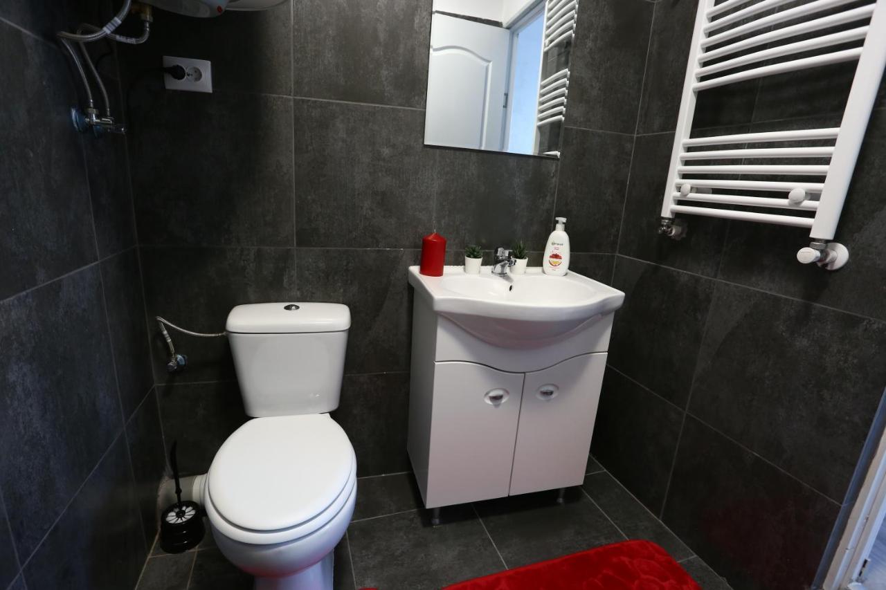 Simona Maria 2 Apartment Букурещ Екстериор снимка